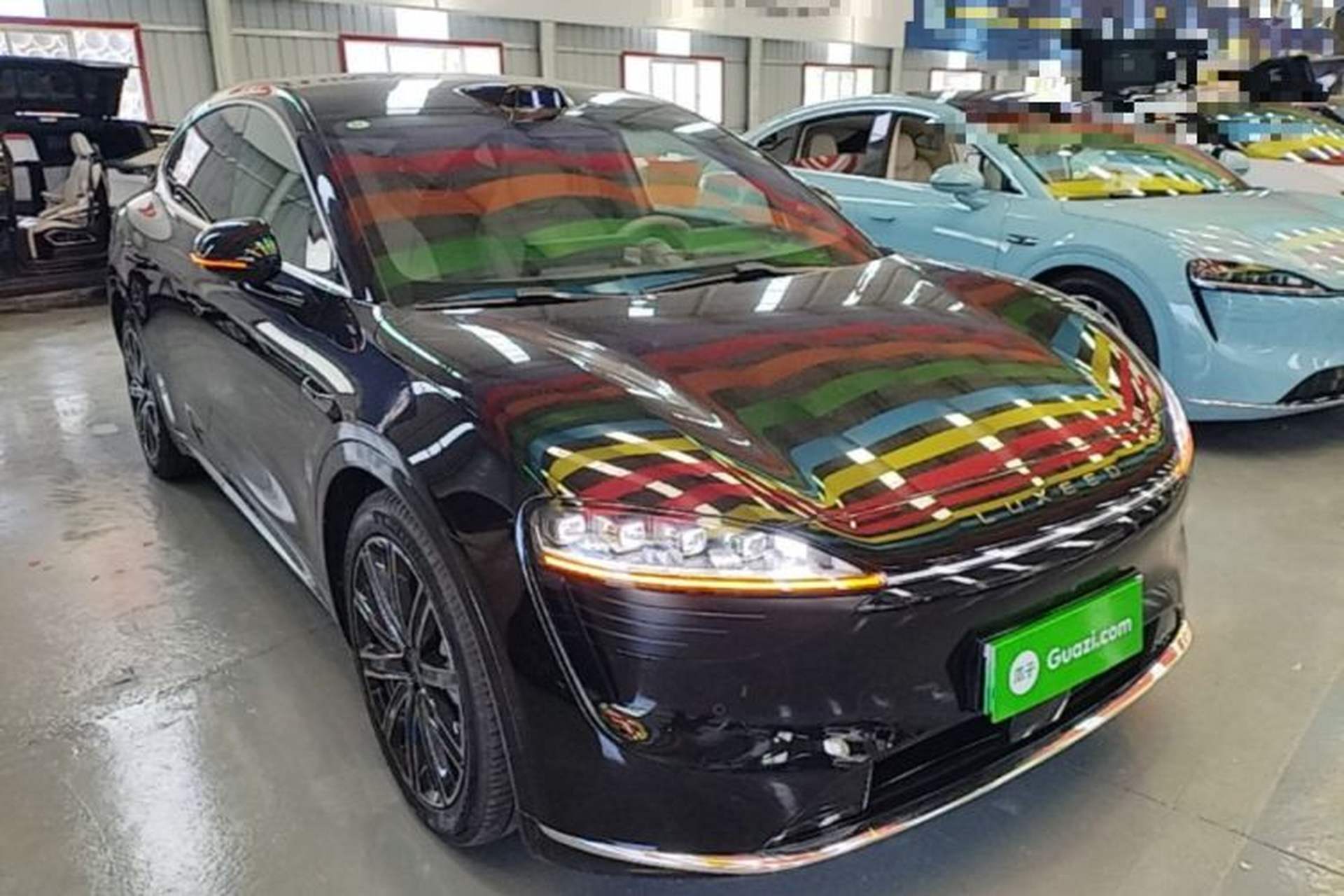 Used Hima Luxeed R7 2025 Range-Extended Version 360 km Max Front Right 45 Deg
