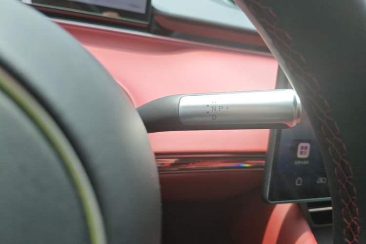 Used Hima Luxeed R7 2025 Range-Extended Version 251 km Max Gear Lever