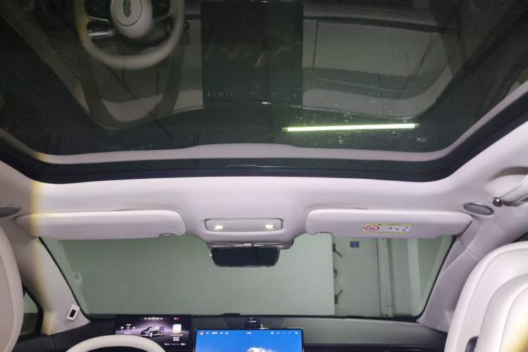 Used Hima Luxeed R7 2025 Range-Extended Version 360 km Max Headliner