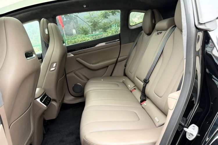 Used Hima Luxeed R7 2025 Range-Extended Version 251 km Max Interior 2