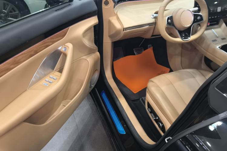 Used Hima Luxeed R7 2025 Extended-Range 331km Ultra Interior 3