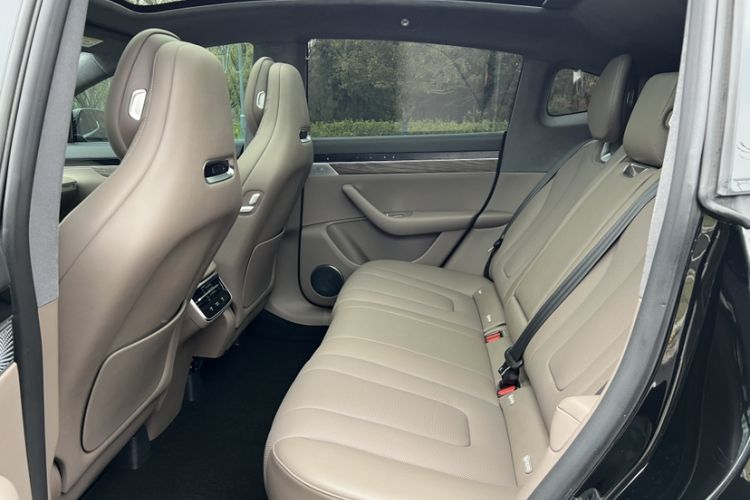 Used Hima Luxeed R7 2025 Range-Extended Version 251 km Max Interior 3