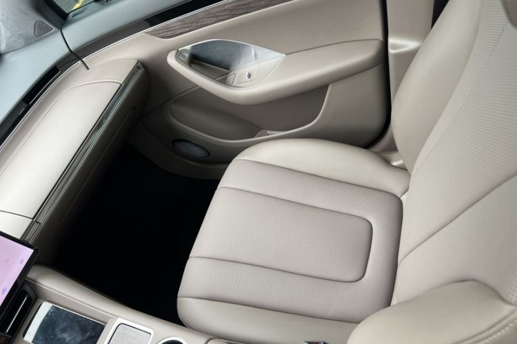 Used Hima Luxeed R7 2025 Range-Extended Version 251 km Max Interior 7