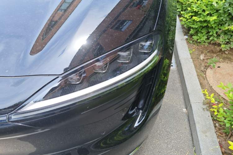 Used Hima Luxeed R7 2025 Range-Extended Version 251 km Max Left Front Headlight