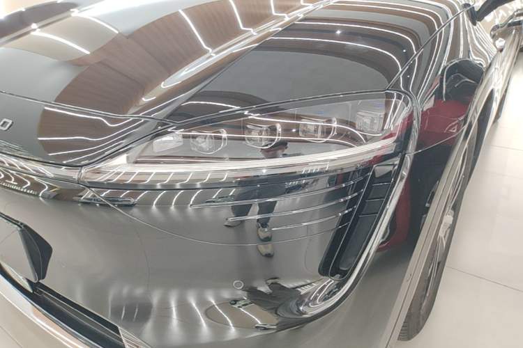 Used Hima Luxeed R7 2025 Range-Extended Version 251 km Max Left Front Headlight