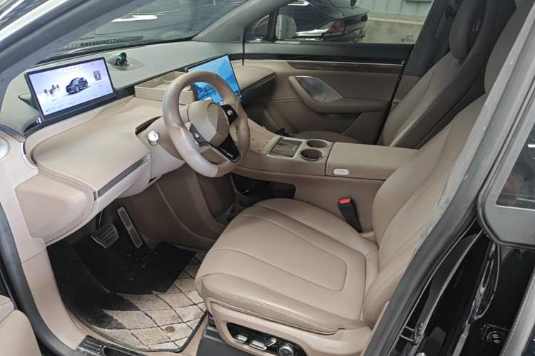 Used Hima Luxeed R7 2025 Extended-Range 331km Ultra Left Front Seat
