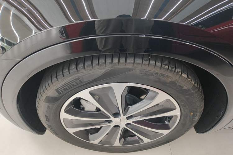 Used Hima Luxeed R7 2025 Range-Extended Version 251 km Max Left Front Wheel Hub