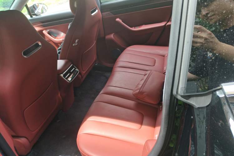 Used Hima Luxeed R7 2025 Range-Extended Version 251 km Max Left Rear Seat