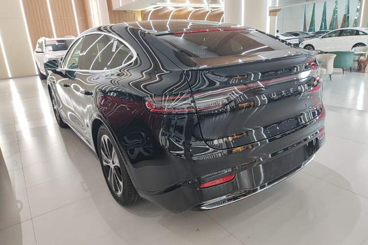 Used Hima Luxeed R7 2025 Range-Extended Version 251 km Max Rear Left 45 Deg