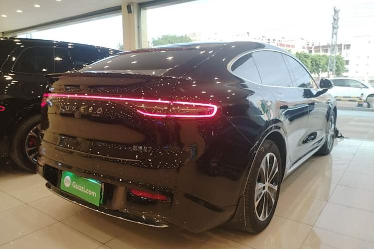 Used Hima Luxeed R7 2025 Extended-Range 251km Pro Rear Right 45 Deg