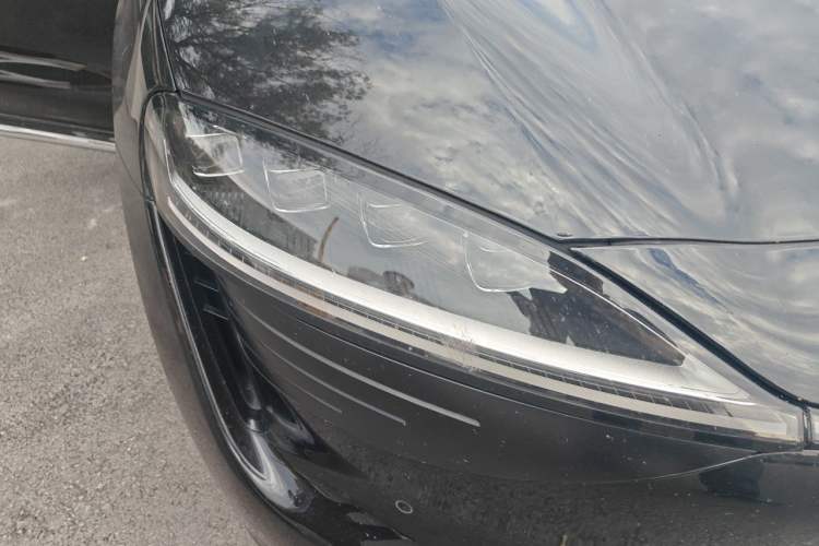 Used Hima Luxeed R7 2025 Extended-Range 331km Ultra Right Front Headlight