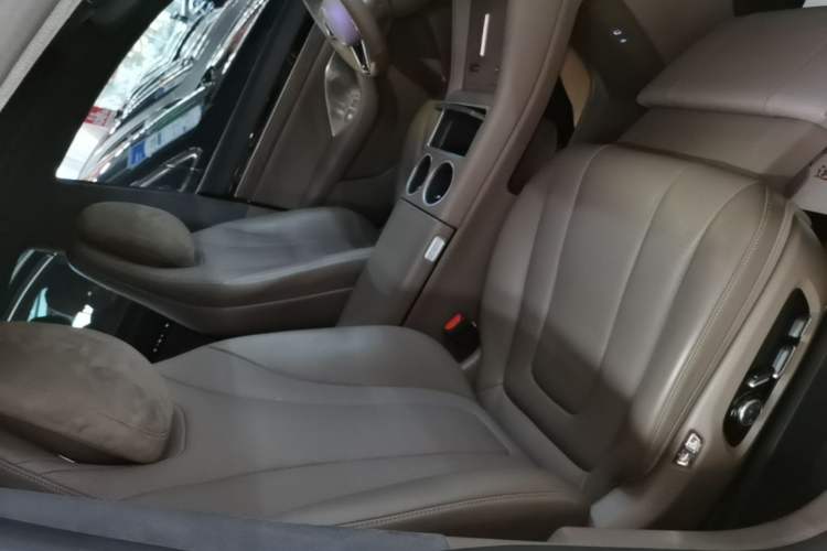 Used Hima Luxeed R7 2025 Extended-Range 331km Ultra Right Front Seat