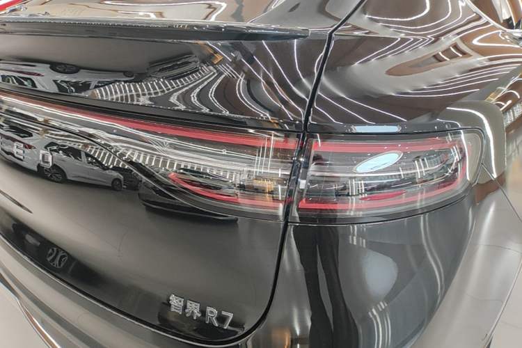 Used Hima Luxeed R7 2025 Range-Extended Version 251 km Max Right Rear Taillight