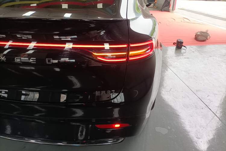 Used Hima Luxeed R7 2025 Range-Extended Version 251 km Max Right Rear Taillight