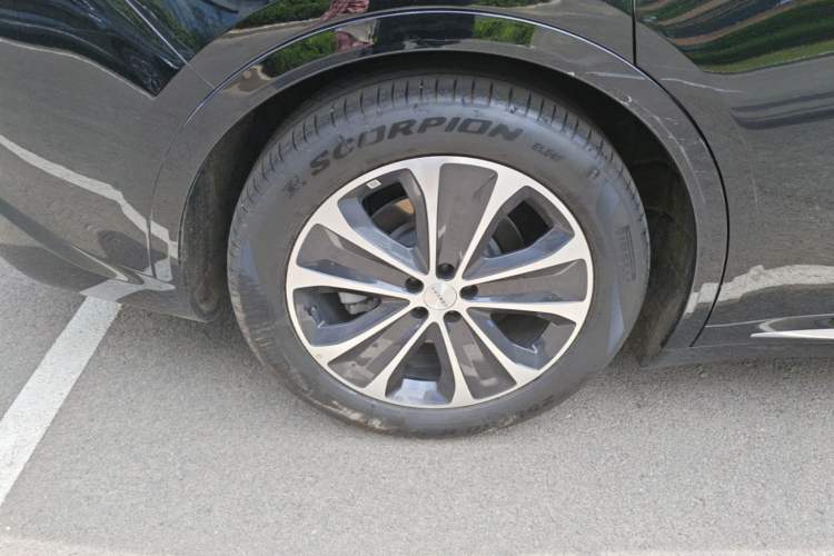 Used Hima Luxeed R7 2025 Range-Extended Version 251 km Max Right Rear Wheel Hub