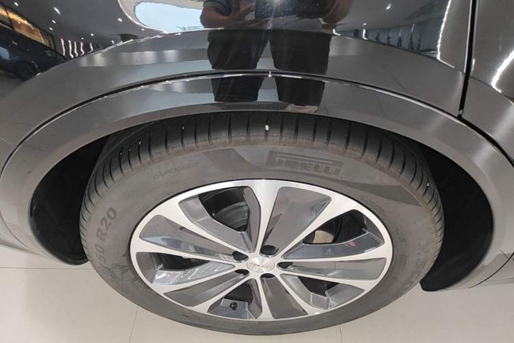 Used Hima Luxeed R7 2025 Range-Extended Version 251 km Max Right Rear Wheel Hub