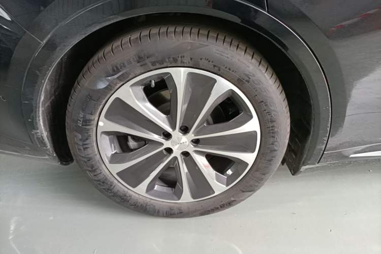 Used Hima Luxeed R7 2025 Range-Extended Version 251 km Max Right Rear Wheel Hub