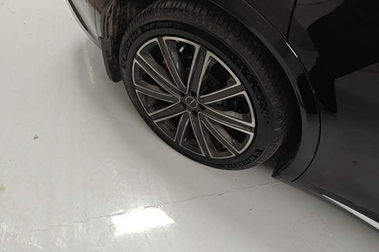 Used Hima Luxeed R7 2025 Extended-Range 331km Ultra Right Rear Wheel Hub