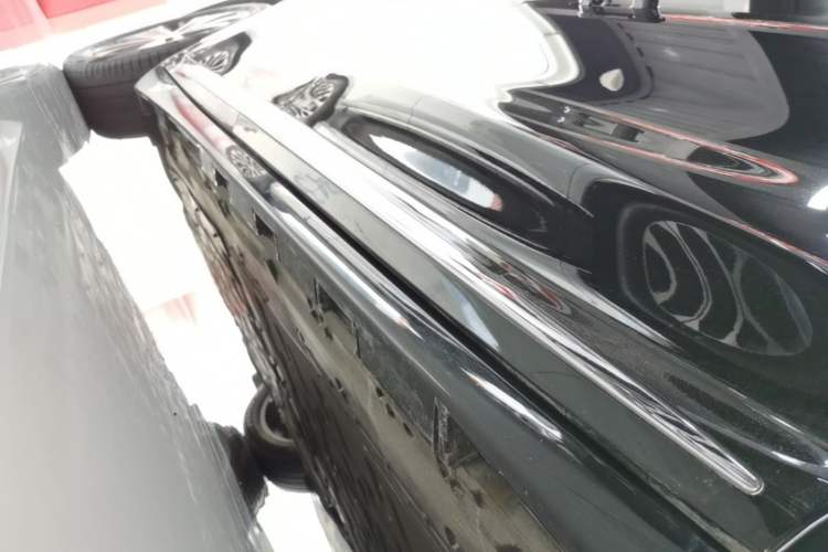 Used Hima Luxeed R7 2025 Extended-Range 331km Ultra Right Side Sill