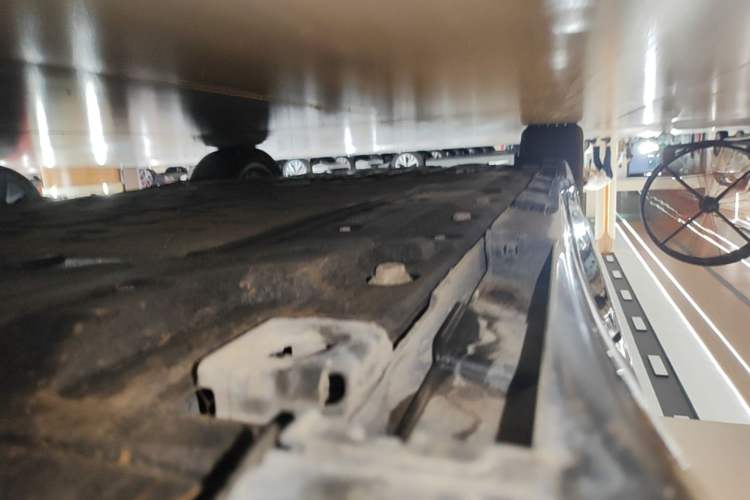 Used Hima Luxeed R7 2025 Range-Extended Version 251 km Max Right Side Sill