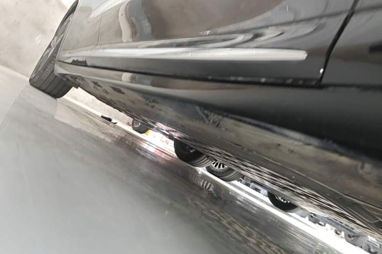 Used Hima Luxeed R7 2025 Extended-Range 331km Ultra Right Side Sill
