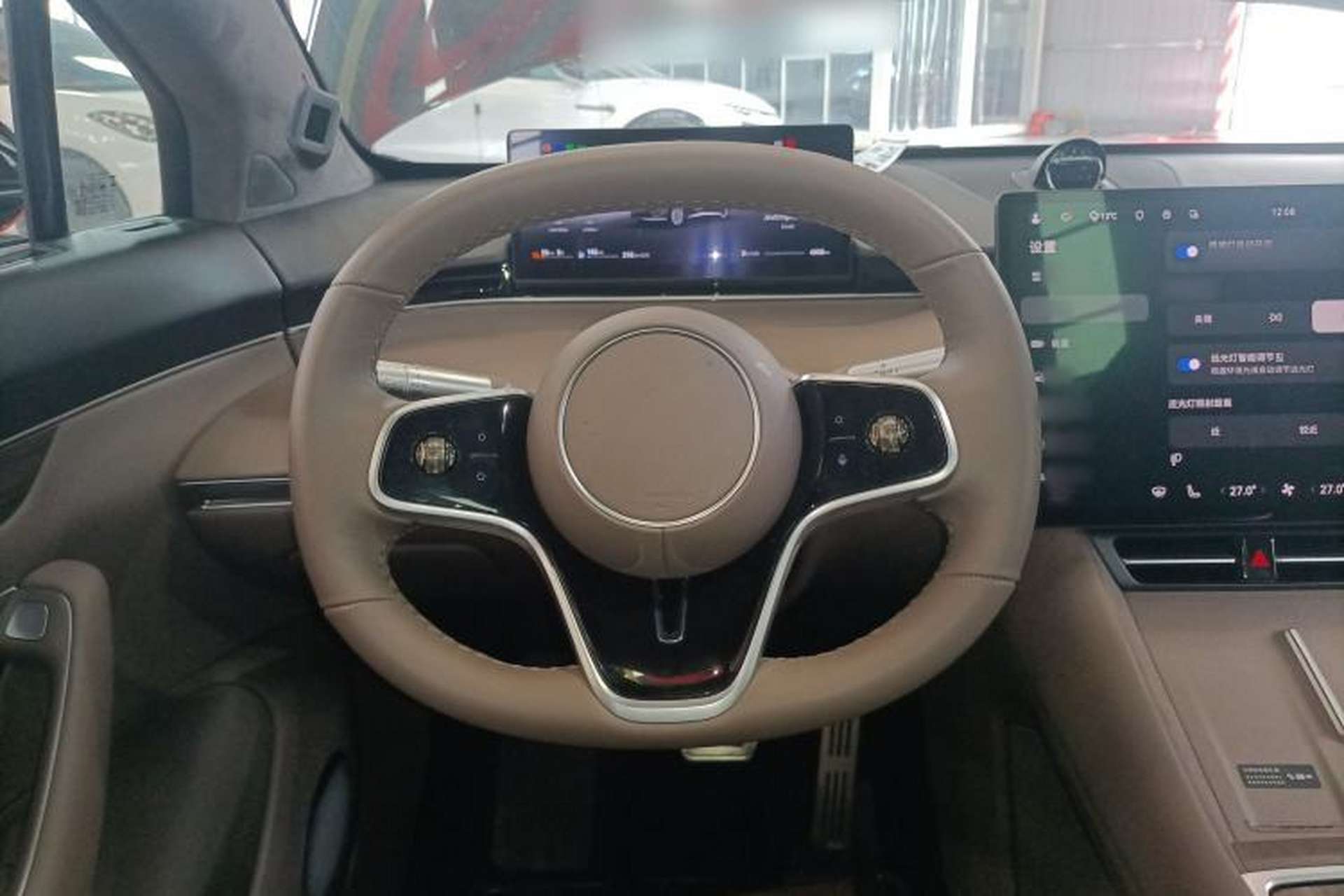 Used Hima Luxeed R7 2025 Range-Extended Version 360 km Max Steering Wheel