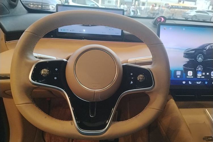 Used Hima Luxeed R7 2025 Extended-Range 251km Pro Steering Wheel