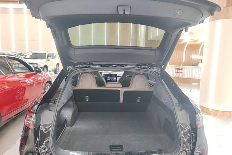 Used Hima Luxeed R7 2025 Range-Extended Version 251 km Max Trunk