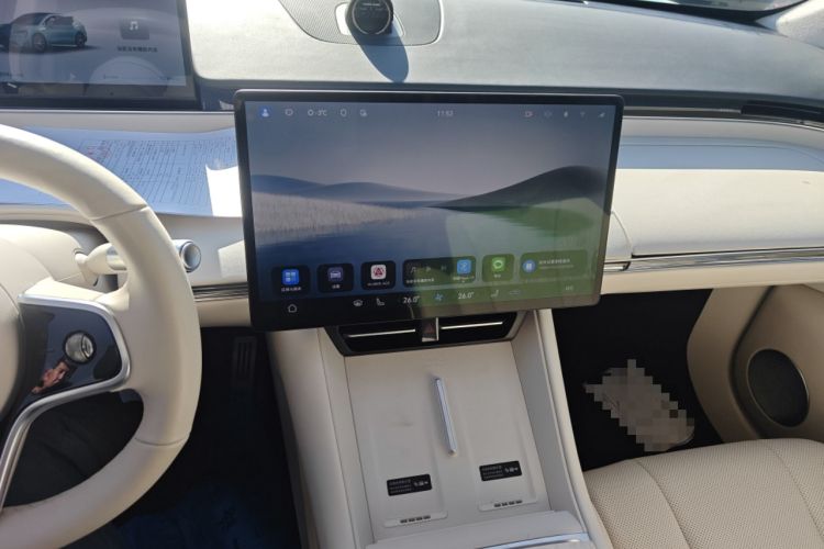 Used Hima Luxeed R7 2025 Range-Extended Version 251 km Max Audio And AC Panel