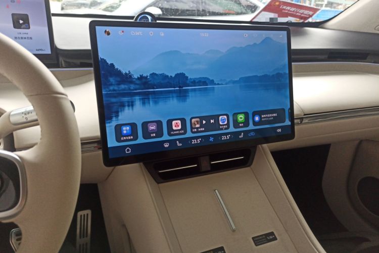 Used Hima Luxeed R7 2025 Range-Extended Version 251 km Max Audio And AC Panel