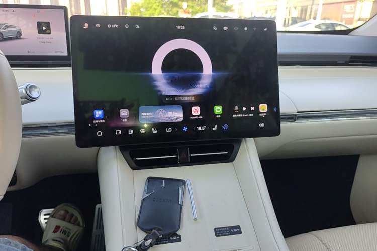 Used Hima Luxeed R7 2025 Range-Extended Version 251 km Max Audio And AC Panel