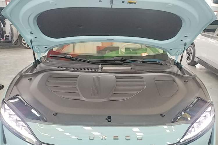 Used Hima Luxeed R7 2025 Range-Extended Version 251 km Max Engine Bay