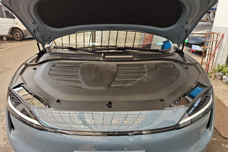 Used Hima Luxeed R7 2025 Range-Extended Version 251 km Max Engine Bay