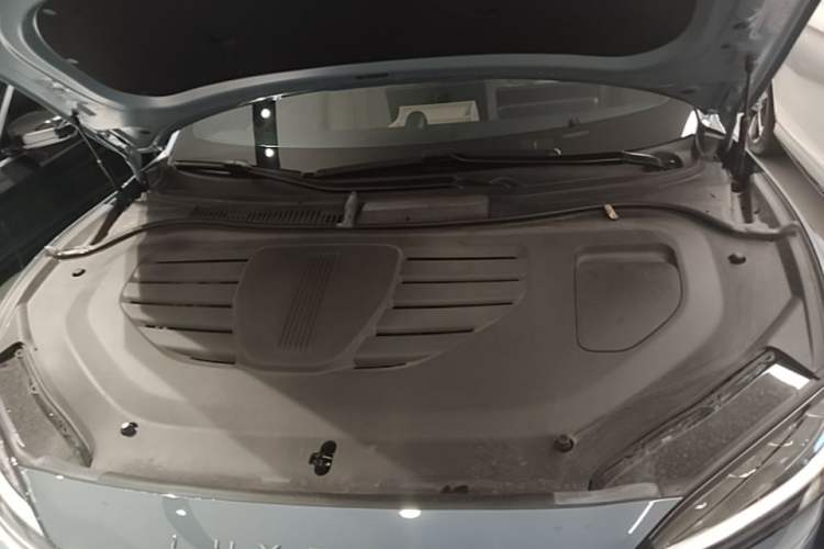 Used Hima Luxeed R7 2025 Range-Extended Version 251 km Max Engine Bay
