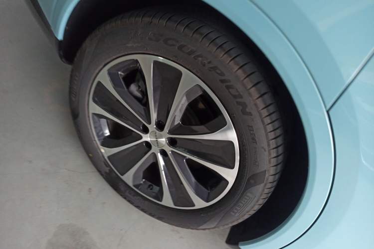 Used Hima Luxeed R7 2025 Range-Extended Version 251 km Max Exterior 4