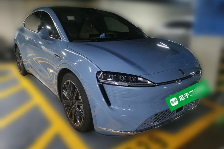Used Hima Luxeed R7 2025 Range-Extended Version 251 km Max Front Right 45 Deg