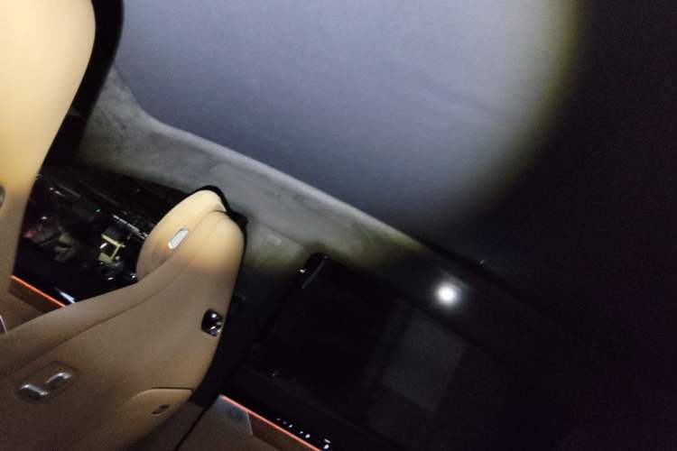 Used Hima Luxeed R7 2025 Range-Extended Version 360 km Max Headliner