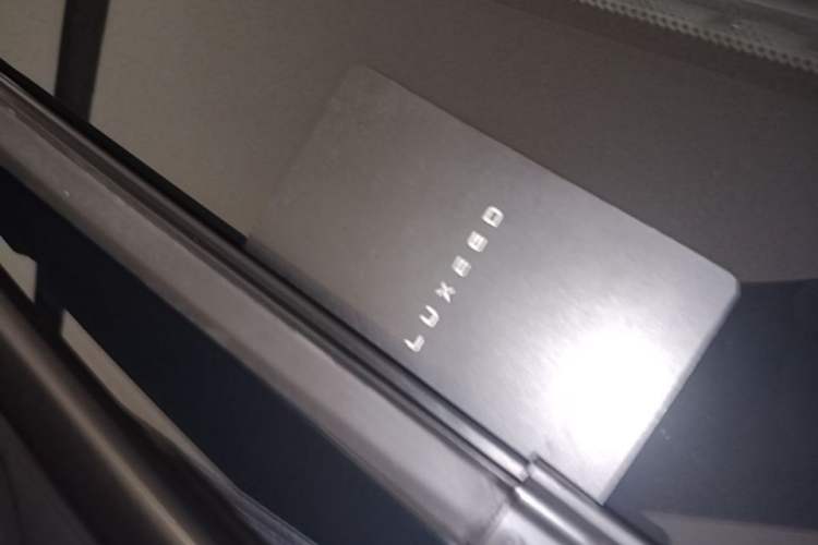 Used Hima Luxeed R7 2025 Range-Extended Version 251 km Max Interior 1