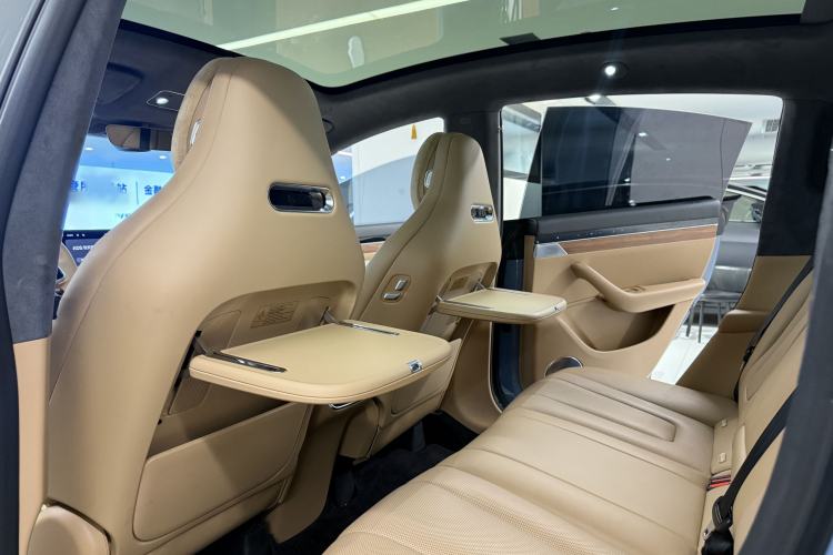 Used Hima Luxeed R7 2025 Range-Extended Version 251 km Max Interior 2