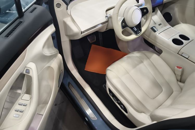 Used Hima Luxeed R7 2025 Extended-Range 331km Ultra Interior 3