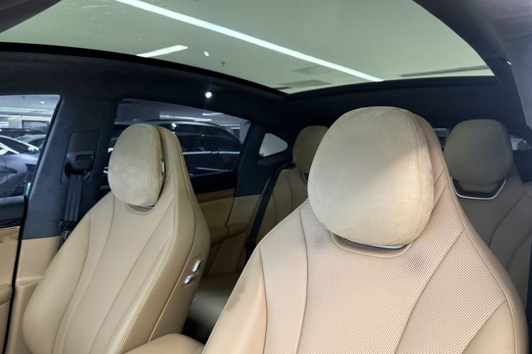 Used Hima Luxeed R7 2025 Range-Extended Version 251 km Max Interior 6