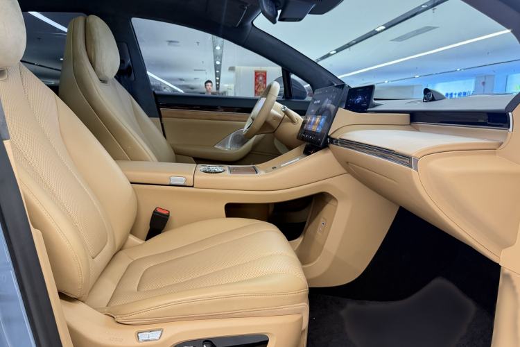 Used Hima Luxeed R7 2025 Range-Extended Version 251 km Max Interior 7