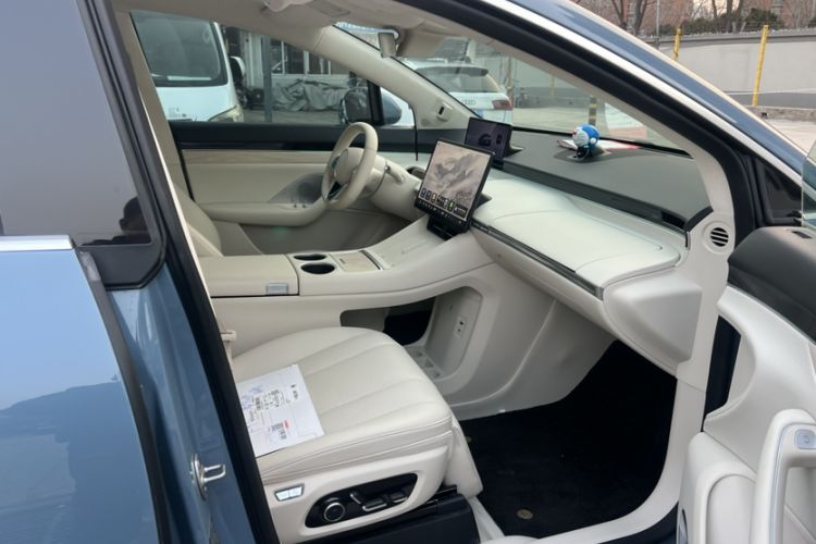 Used Hima Luxeed R7 2025 Range-Extended Version 251 km Max Interior 8