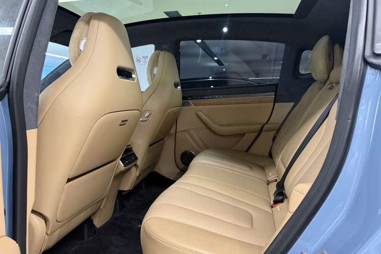Used Hima Luxeed R7 2025 Range-Extended Version 251 km Max Interior 8