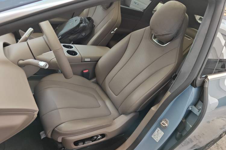 Used Hima Luxeed R7 2025 Range-Extended Version 251 km Max Left Front Seat