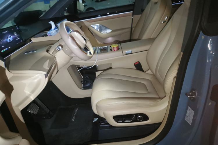Used Hima Luxeed R7 2025 Range-Extended Version 251 km Max Left Front Seat