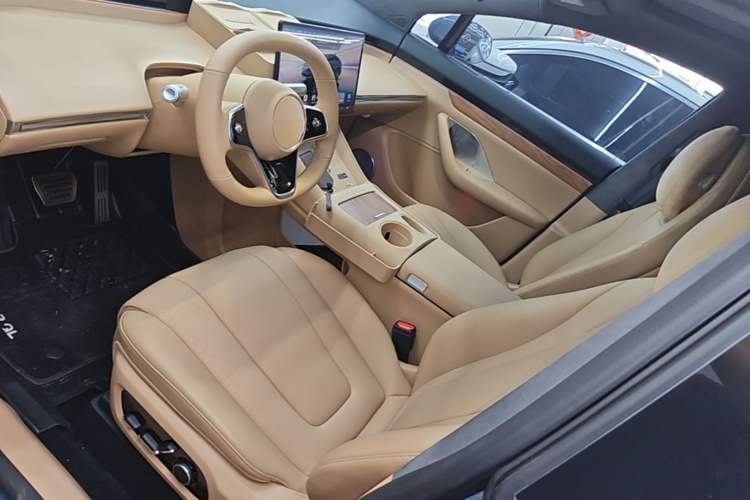 Used Hima Luxeed R7 2025 Extended-Range 331km Ultra Left Front Seat