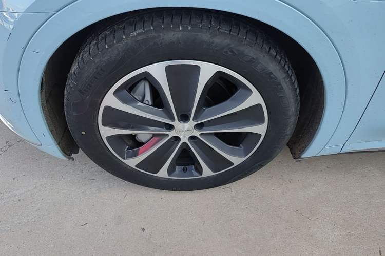 Used Hima Luxeed R7 2025 Range-Extended Version 251 km Max Left Front Wheel Hub