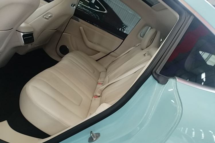 Used Hima Luxeed R7 2025 Range-Extended Version 251 km Max Left Rear Seat