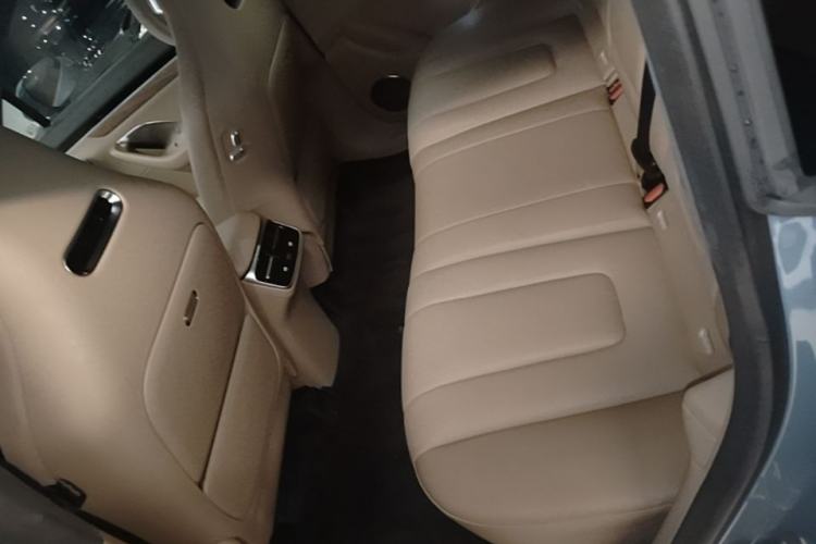 Used Hima Luxeed R7 2025 Range-Extended Version 251 km Max Left Rear Seat